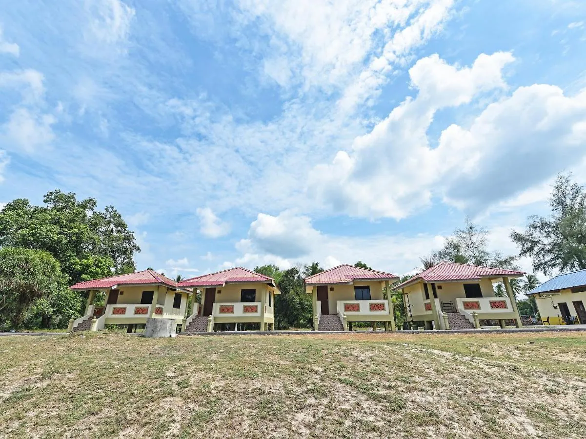 Oyo 90315 Chalet Pantai Rantau Panjang Kuala Rompin Hotel